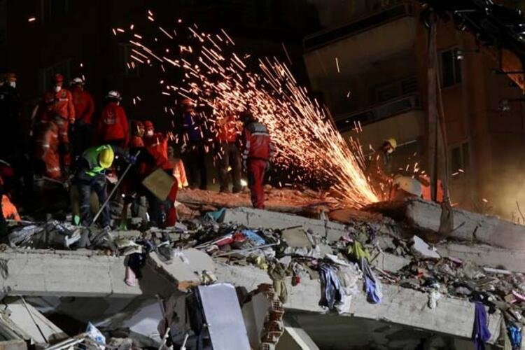 İzmir'deki deprem dünya basınında