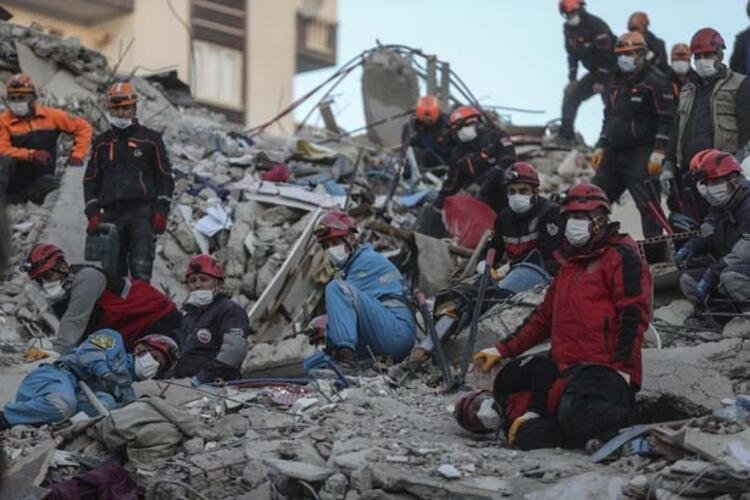İzmir'deki deprem dünya basınında - Resim: 4