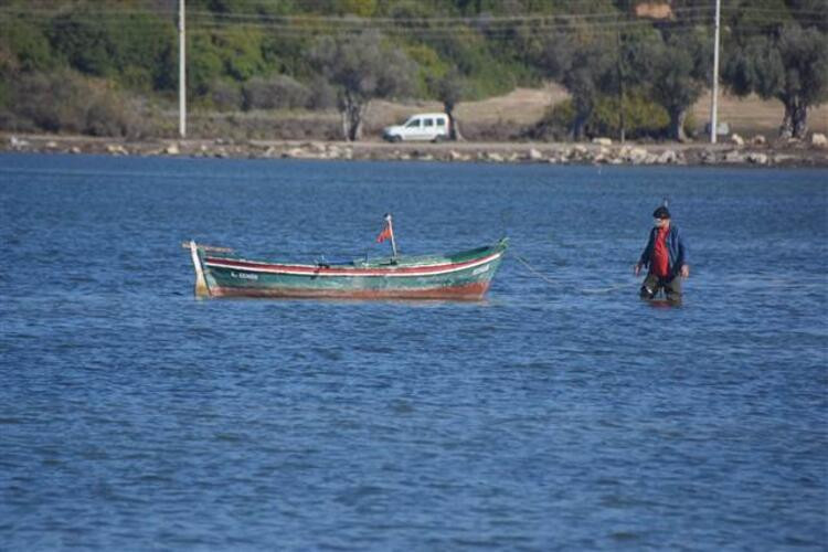 Tsunami meydana gelen Seferihisar'da deniz çekildi