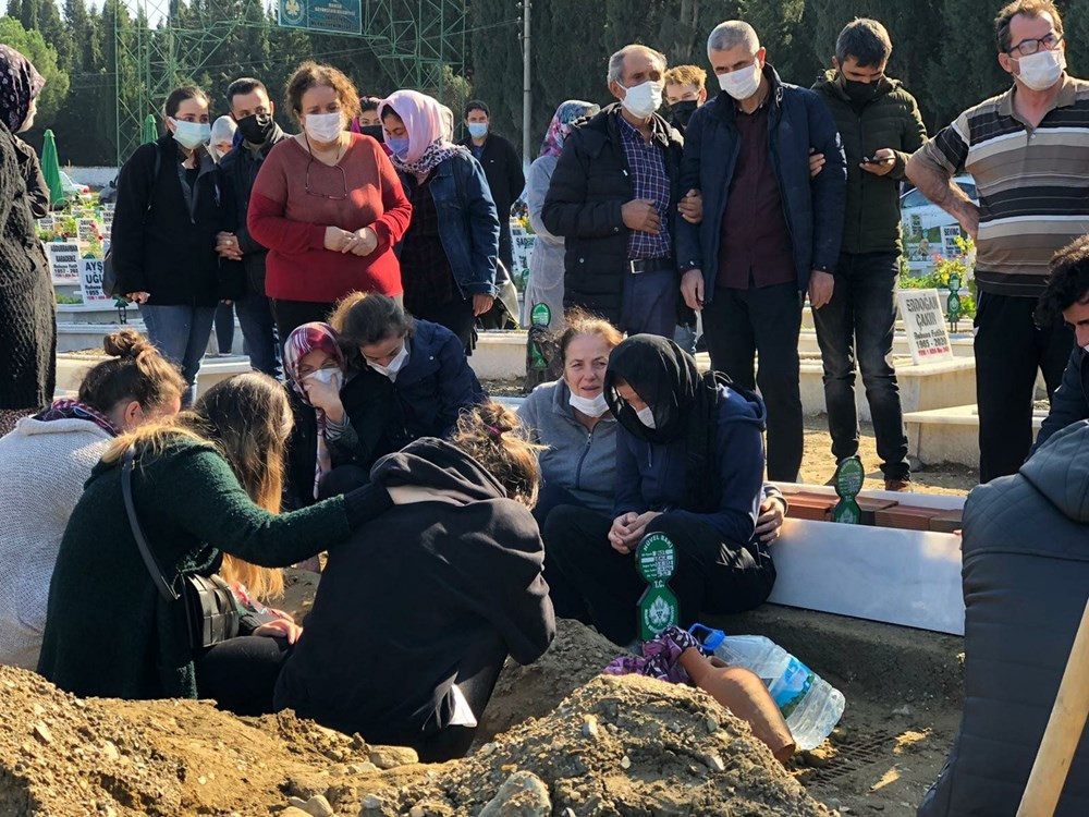 İzmir depreminin kurbanlarına veda