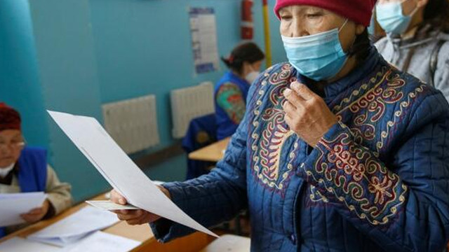 Kırgızistan, milletvekili seçimleri için sandık başında