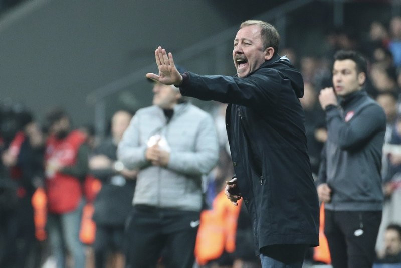 Beşiktaş'ta Sergen Yalçın şoku! Umutlar tek tek tükeniyor
