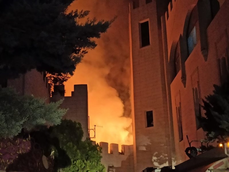 Estergon Kalesi'nde yangın!