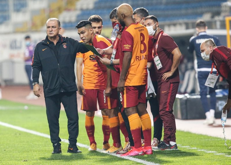 Hakan Çalhanoğlu için dev kapışma