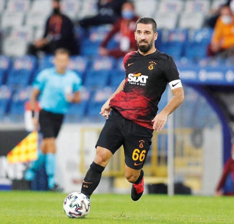 Arda Turan geleneği bozmadı! Yeni aracına servet harcadı