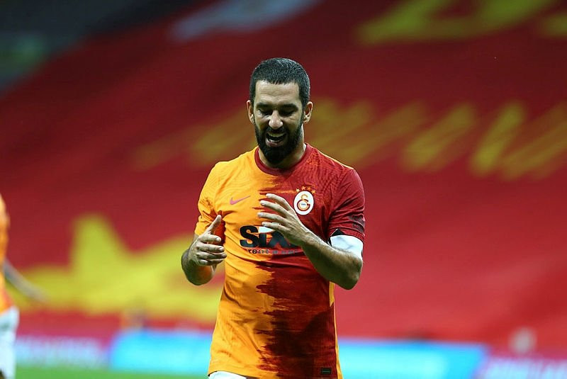 Arda Turan geleneği bozmadı! Yeni aracına servet harcadı