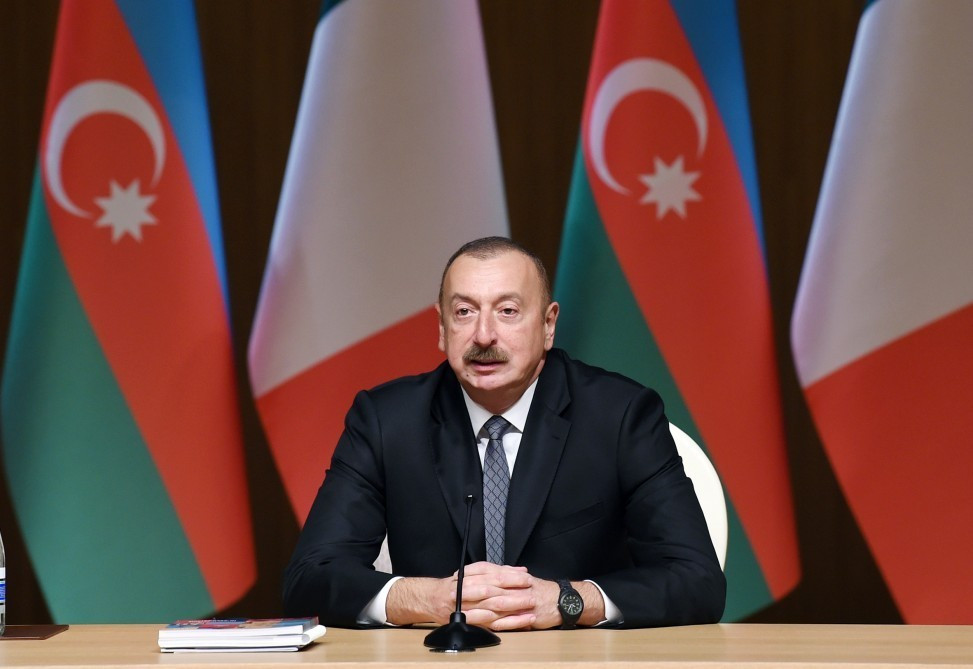 Aliyev: ''Paşinyan anlaşmayı imzalamak zorunda kaldı''