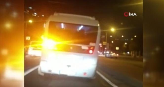 İstanbul'da minibüsçülerin ''yolcu kapma'' yarışı kamerada