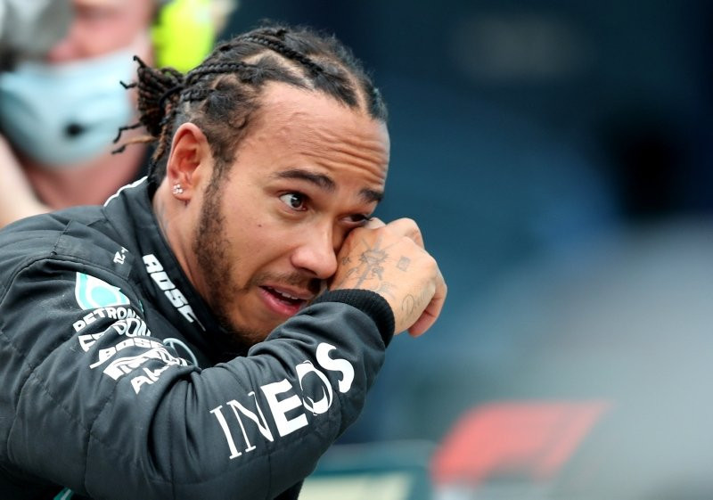 Hamilton gözyaşlarını tutamadı! İstanbul'da tarihi rekor