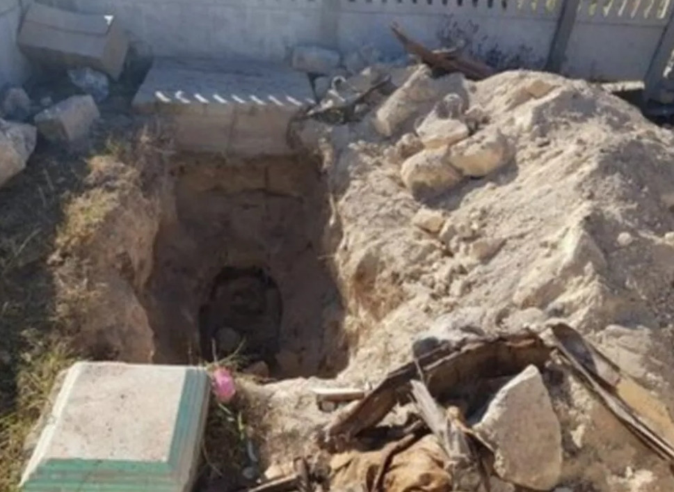 Ermeniler mezarları kazıp cesetleri de beraberinde götürdü