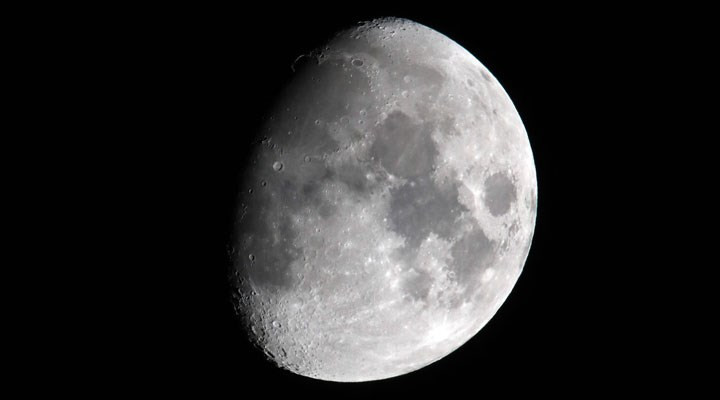 Çin, Ay’da 2 metrelik çukur kazacak