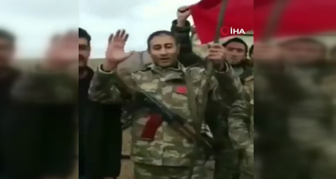 Azerbaycan ordusu Türk bayrağını Karabağa dikti