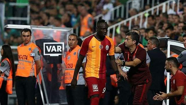 Galatasaray'da transfer! Diagne gidiyor o geliyor