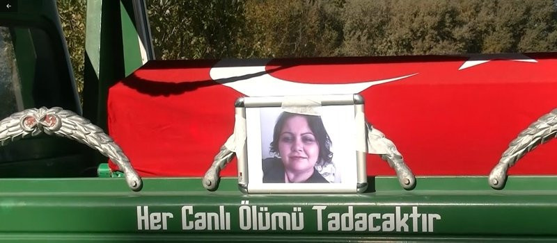 Koronavirüsten hayatını kaybeden Emine Hemşire'ye son bakış