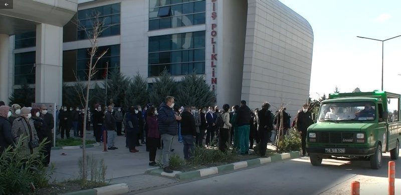 Koronavirüsten hayatını kaybeden Emine Hemşire'ye son bakış