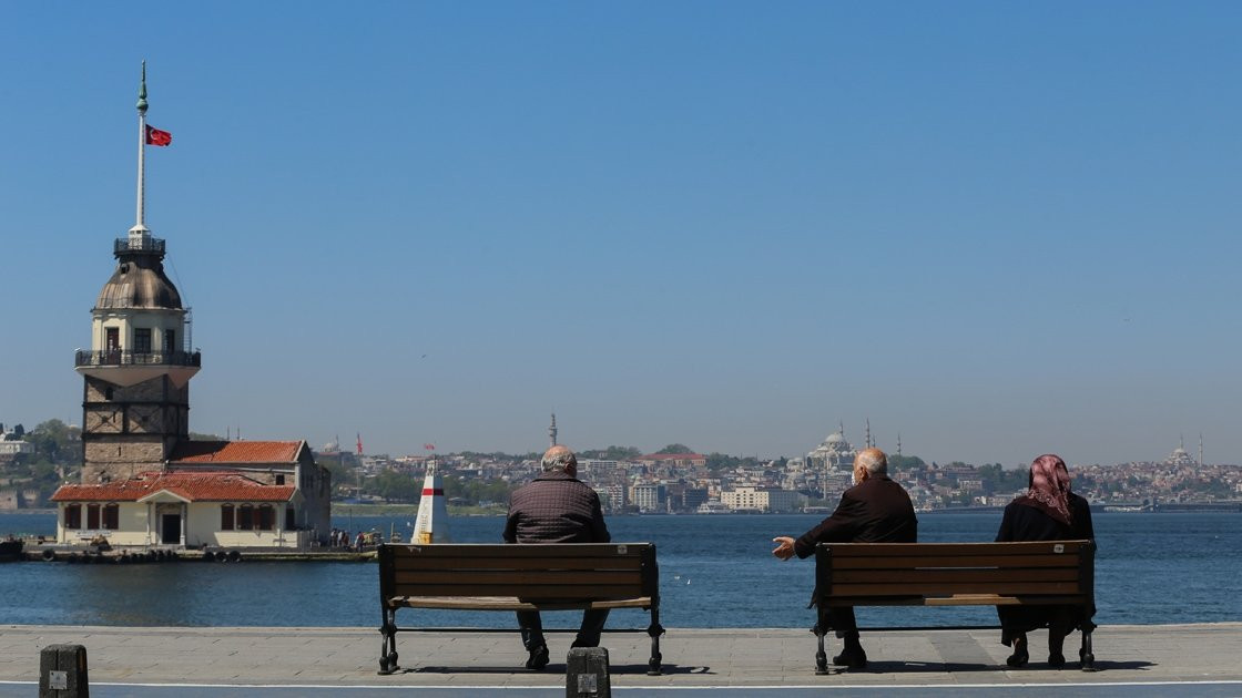 65 yaş üstü sokağa çıkma saatleri