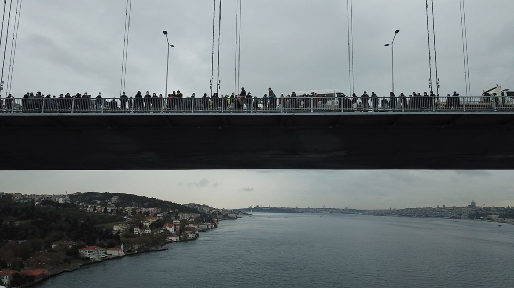 15 Temmuz Şehitler Köprüsü'nde eylem! Haklarını isteyen işçiler intihara kalkıştı