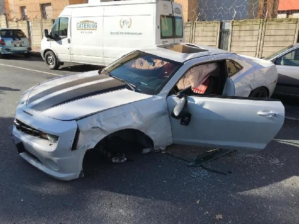 Enes Batur lüks otomobiliyle ölümden döndü! Kaza anı kamerada