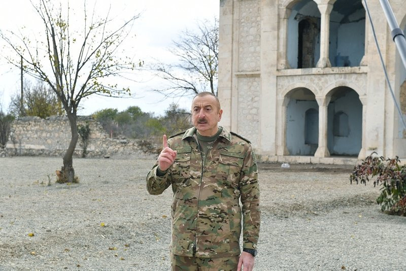 Aliyev gönülleri fethetti