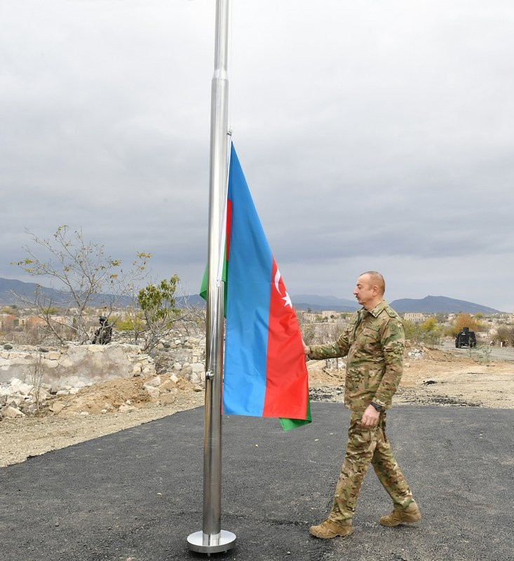Aliyev gönülleri fethetti