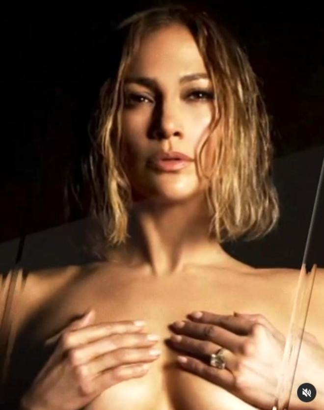 Jennifer Lopez, Türk fotoğrafçıya çırılçıplak poz verdi