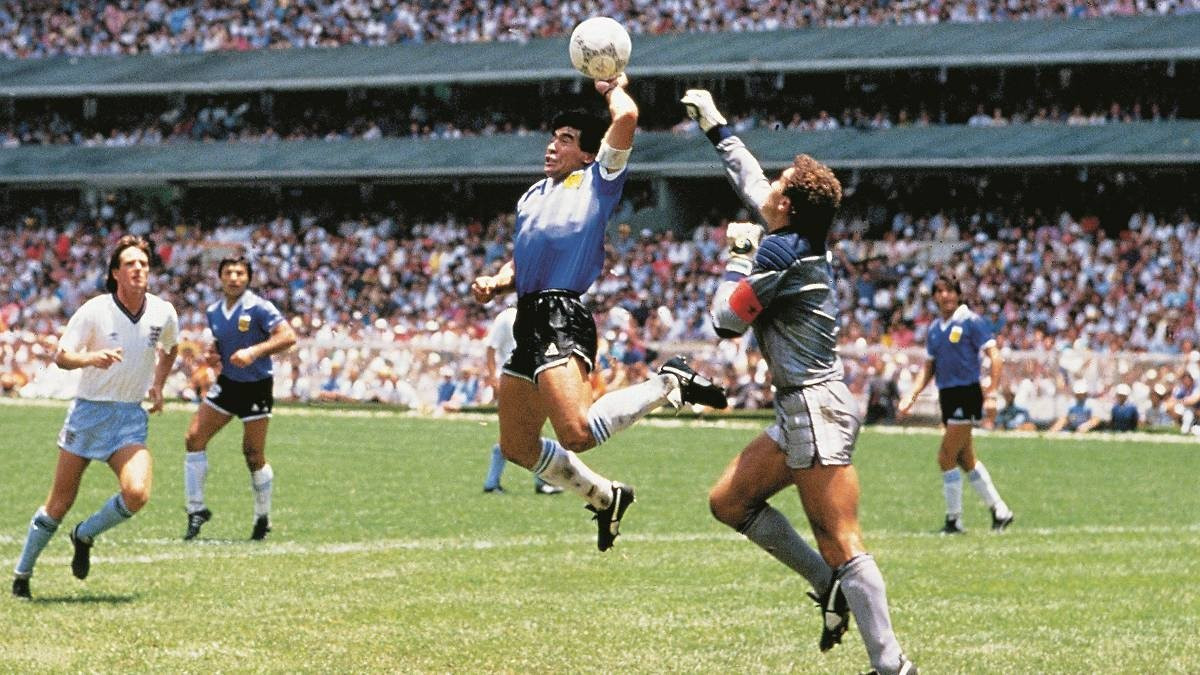 İngilizlerden tepki çeken Maradona manşetleri