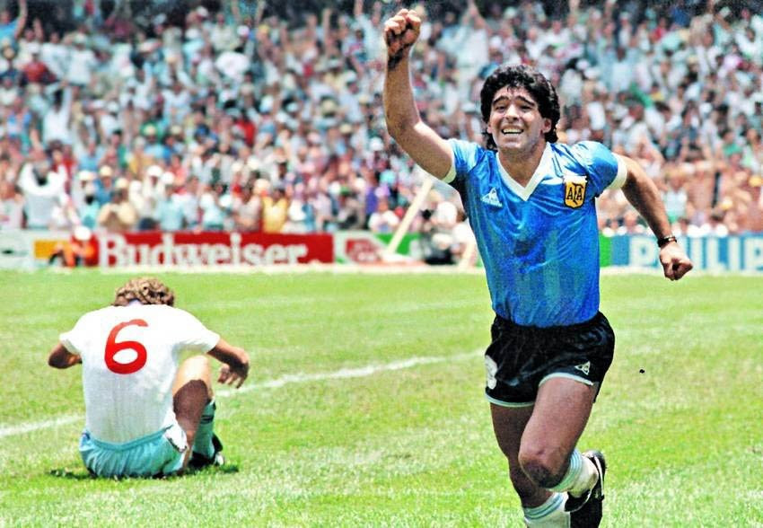 İngilizlerden tepki çeken Maradona manşetleri