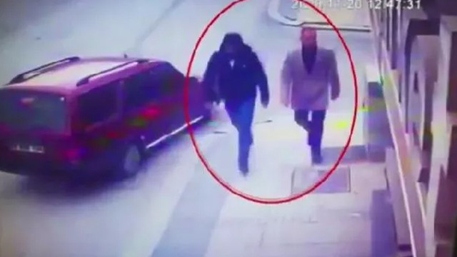 Eski sevgilisinden para almak için iş yerini kurşunlattı!