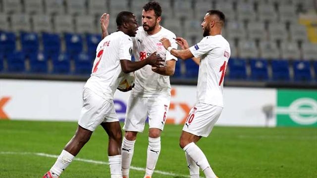Sivasspor Karabağ'ı geriden gelerek 3-2 mağlup etti