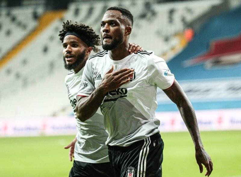 Beşiktaş'ta Larin'e PSV'den sonra bir talip daha