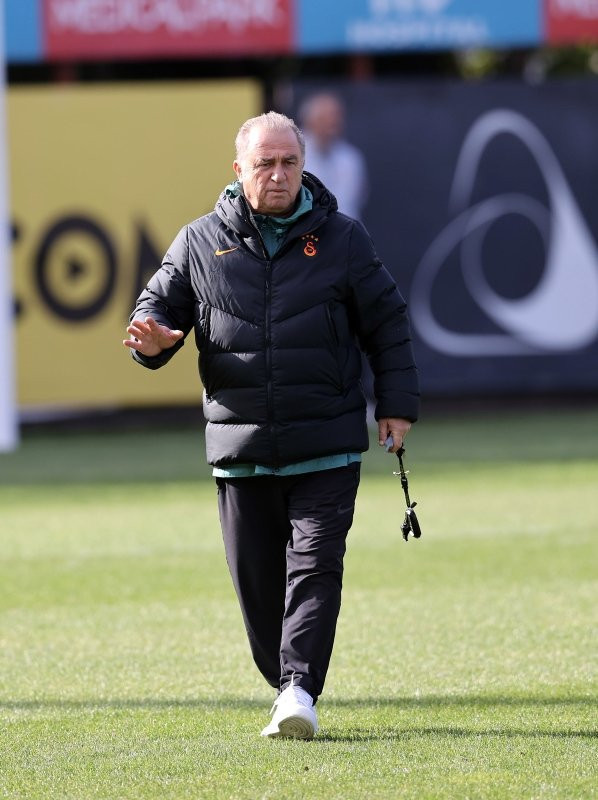 Fatih Terim'den o isme kesik