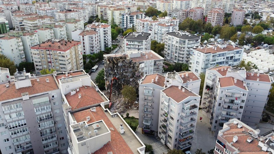 İzmir'de deprem sonrası ev krizi!