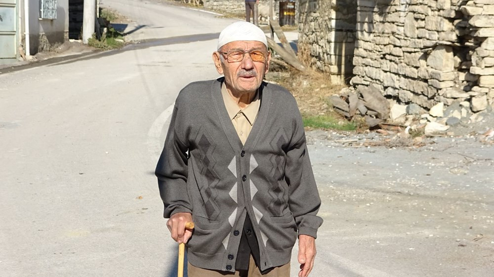 Köyün yarısı korona oldu, kimse ölmedi