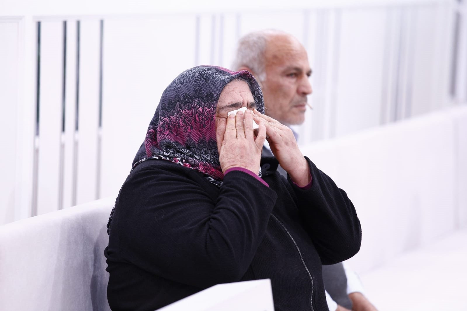 Esra Erol 1 yıldır kayıp Ayşegül’ü 10 dakikada buldu