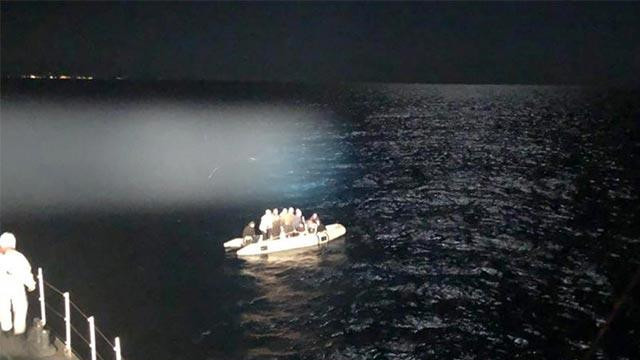 Marmaris'te 17 kaçak göçmen kurtarıldı