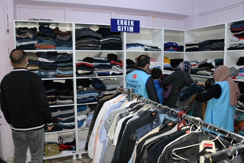 Sadece gönüllüler çalışıyor! Bu markette her şey ücretsiz