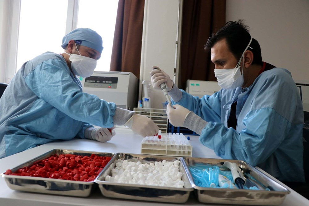 Yerli koronavirüs aşısının geliştirildiği laboratuvar görüntülendi