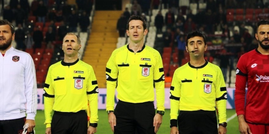 Derbi hakeminin babası: ''Ben Beşiktaşlıyım oğlum ise...''
