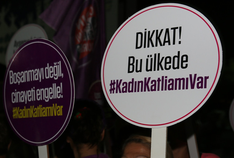 Türkiye'de 31 günde 21 kadın öldürüldü!