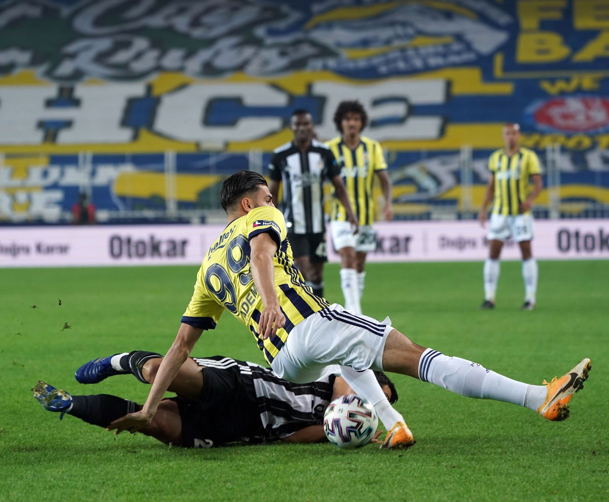Fenerbahçe - Beşiktaş derbisi dünya basınında!
