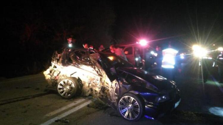 Burdur'da feci kaza: 2'si kardeş 3 kişi hayatını kaybetti