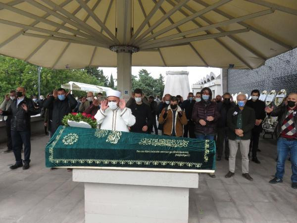 Usta oyuncu Ahmet Uz son yolcuğuna uğurlandı - Resim: 2
