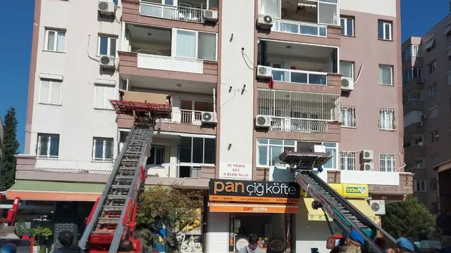 İzmir'i vuran deprem sonrası vatandaşlar, Bayraklı'dan kaçıyor