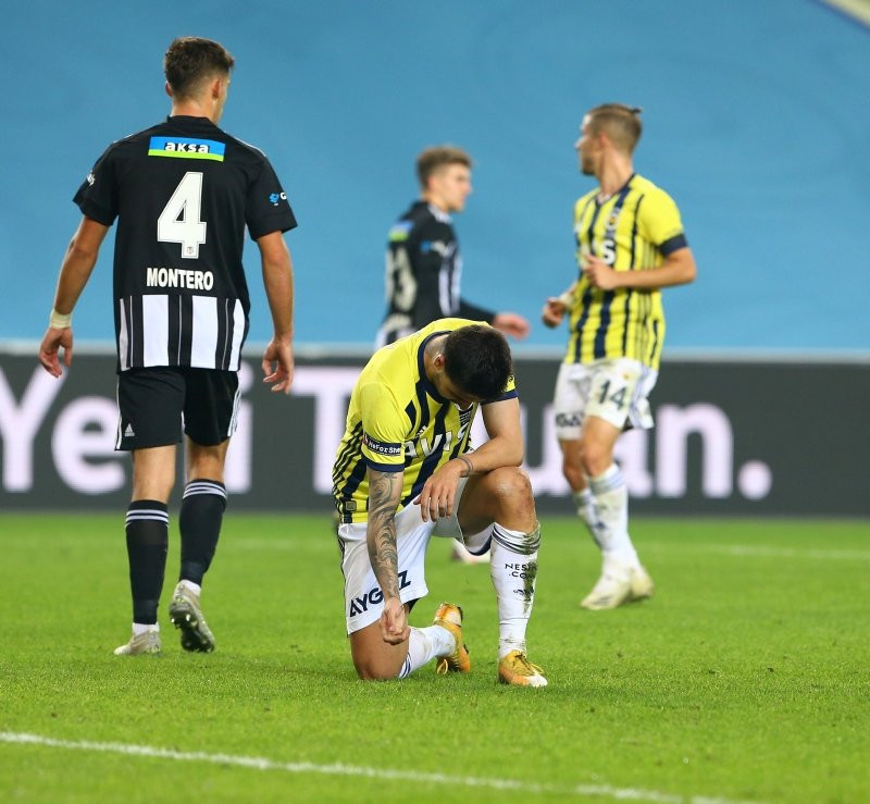 Fenerbahçe'de Beşiktaş yenilgisinin faturası 2 yıldıza kesildi!