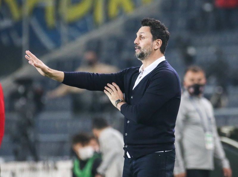 Fenerbahçe'de Beşiktaş yenilgisinin faturası 2 yıldıza kesildi!