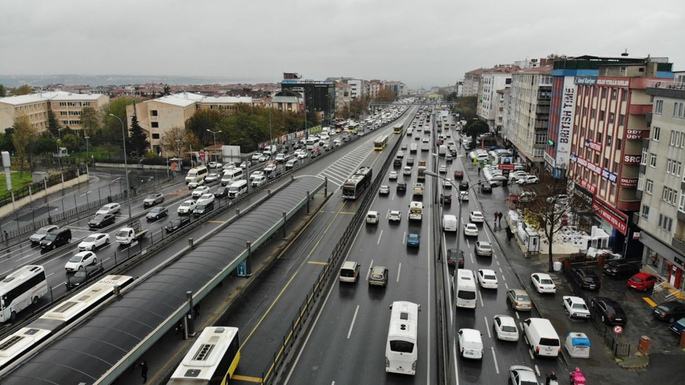 İstanbul'da kısıtlama öncesi trafik yoğunluğu