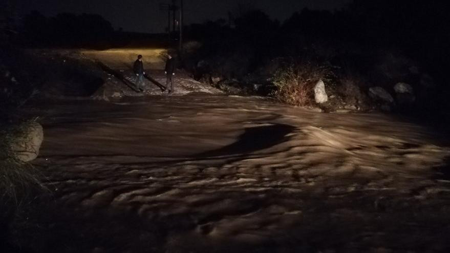 İzmir'de sel sularına kapılan 2 kişi kayboldu