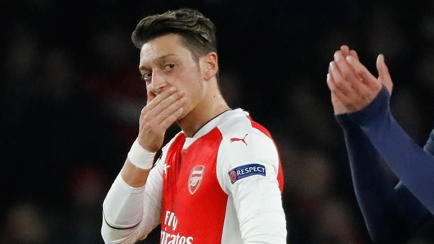 Fenerbahçe'de Emre Belözoğlu, Mesut Özil için devrede