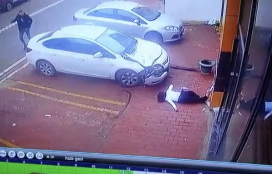İstanbul'da korkunç olay! 18'inci kattan kendini boşluğa bıraktı