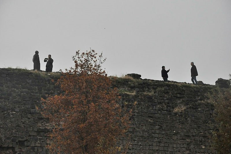 Koronavirüs ve düşme riskine rağmen surlarda fotoğraf çekiyorlar - Resim: 4